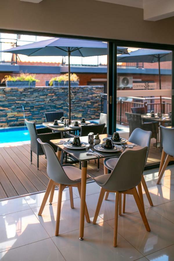 Hotel At Hatfield Apartments Преторія Екстер'єр фото